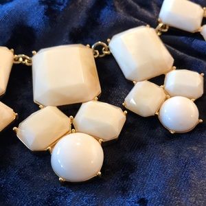 Beautiful Kate Spade ♠️ statement necklace EUC